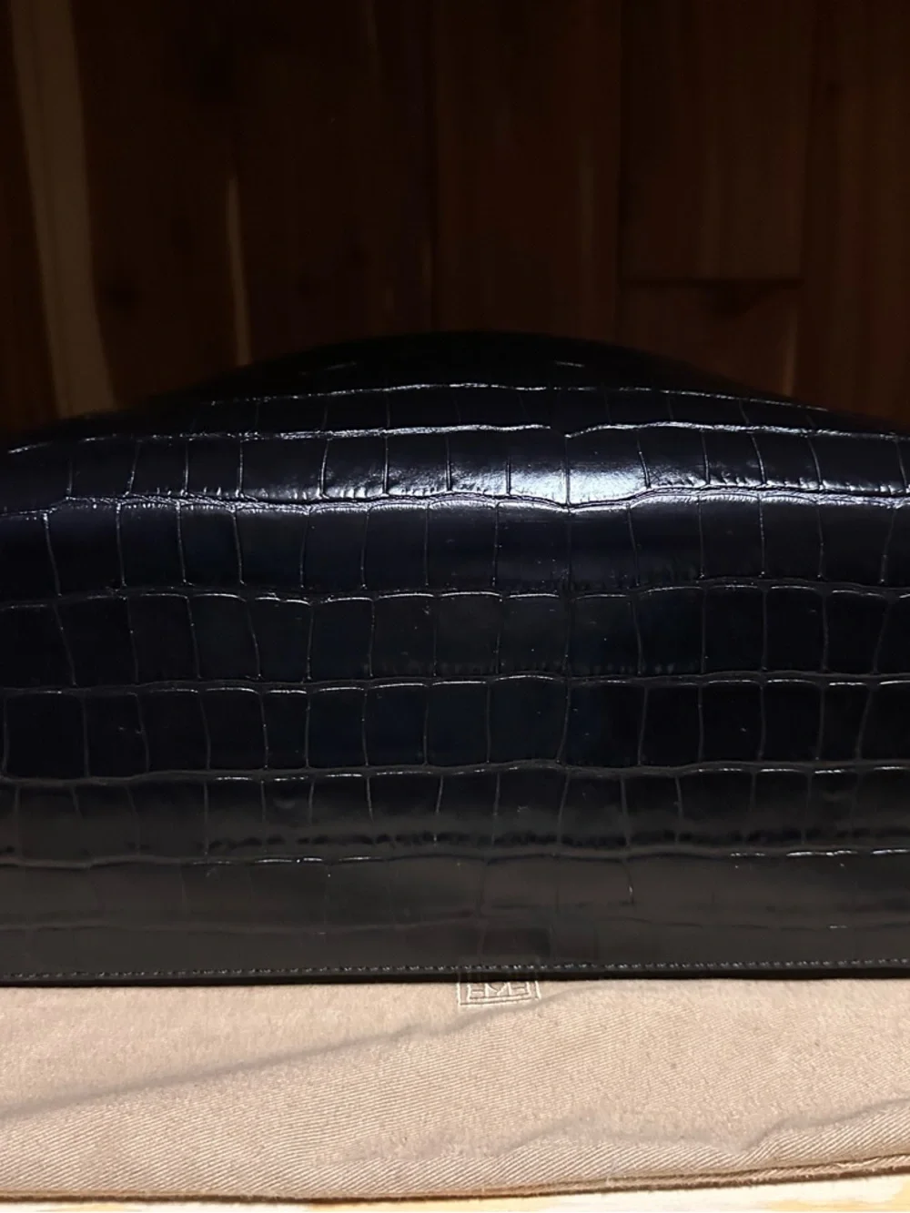 BRAND NEW! BLACK AND SILVER TOTEME T-lock croco-embossed top handle - Picture 5 of 16